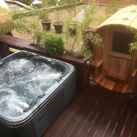 מאלמדי Suite 40 Jacuzzi & Sauna By Malmedreams מראה חיצוני תמונה