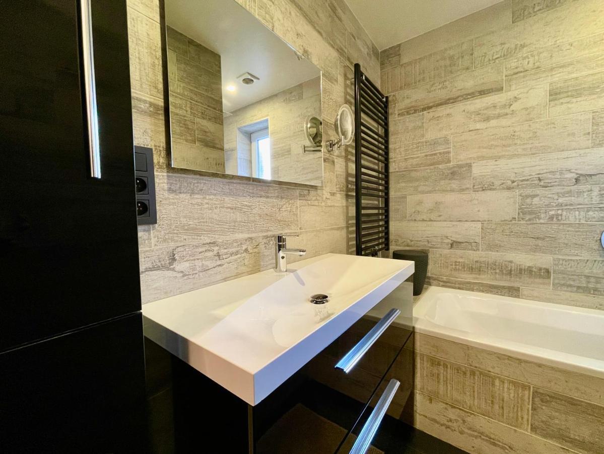 מאלמדי Suite 40 Jacuzzi & Sauna By Malmedreams מראה חיצוני תמונה